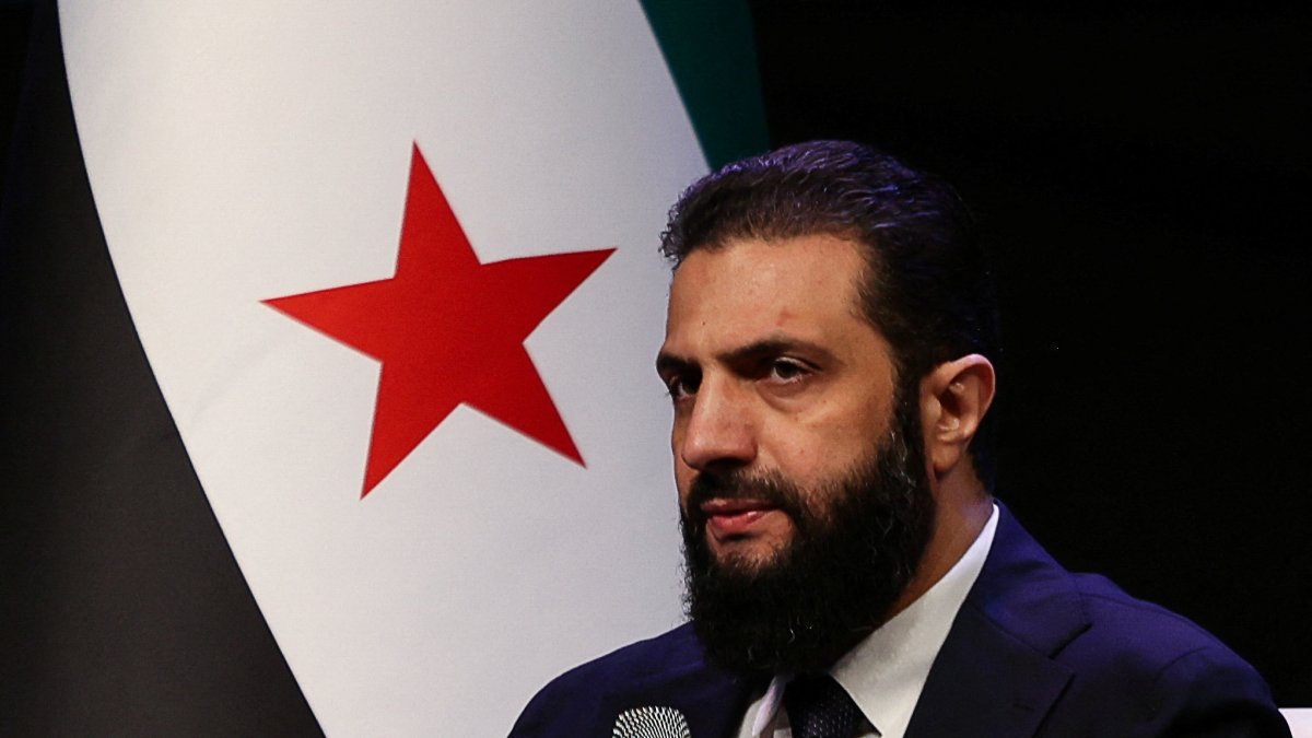 Syria seeks Assad return, promises no amnesty for blood crimes