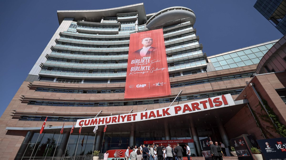 Witnesses claim voters bribed to support Turkish opposition chair Özel