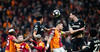 Galatasaray and Juventus players in action during the UEFA Champions League round of 16 play-off first leg match at RAMS Park, Istanbul, Türkiye, Feb. 17, 2026. (AA Photo)
