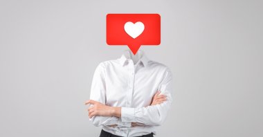 The growing aesthetic anxiety on social media revolves around flawless skin, symmetrical faces and so-called “ideal” body measurements. (Shutterstock Photo)