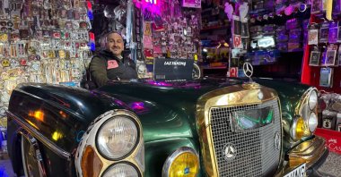 The work desk made from a scrapped 1967 Mercedes inside an auto workshop, Bartın, northern Türkiye, Feb. 23, 2026. (AA Photo)