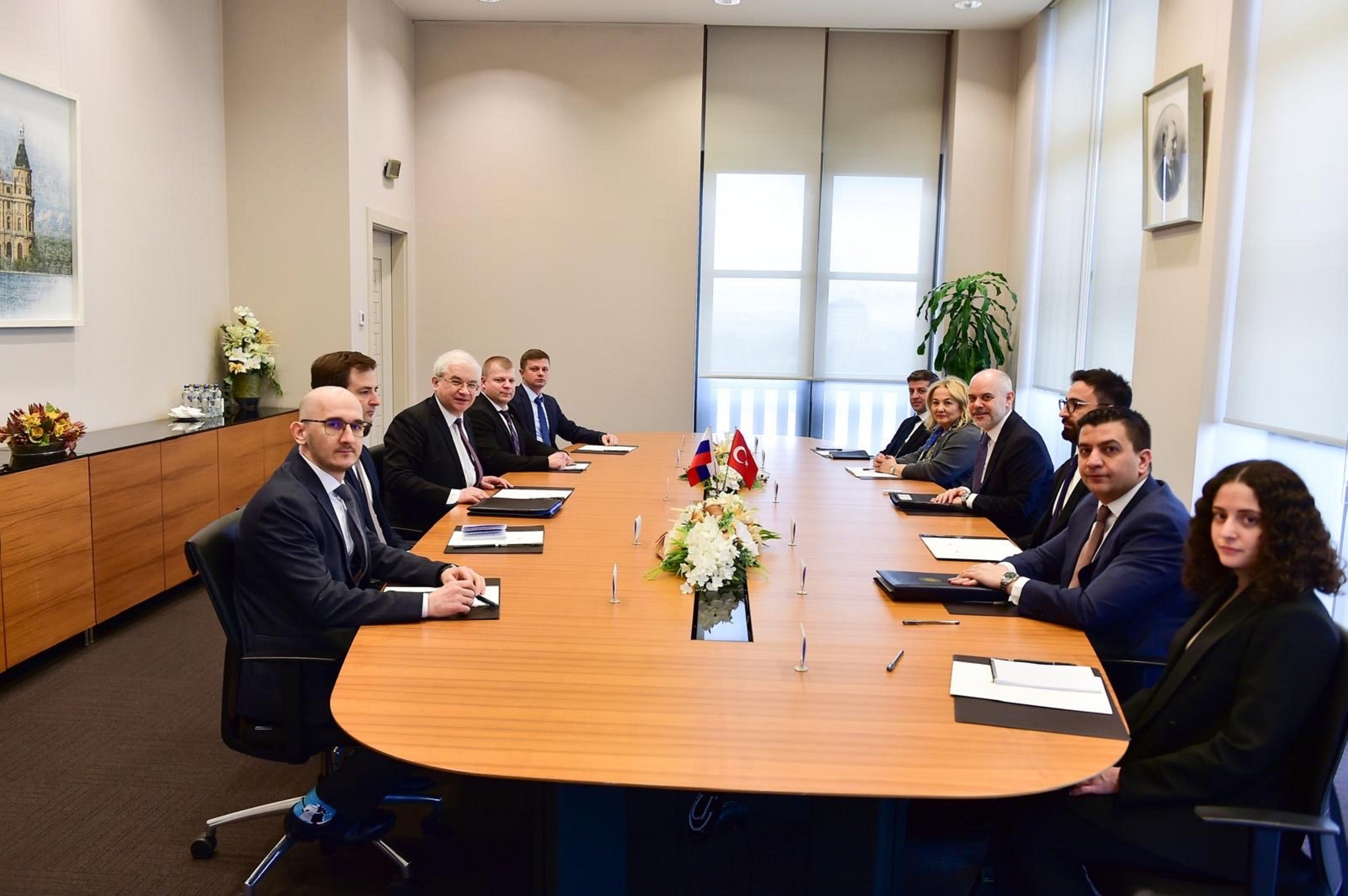 Presidential advisor hosts Russia’s envoy for Azerbaijan-Armenia talks