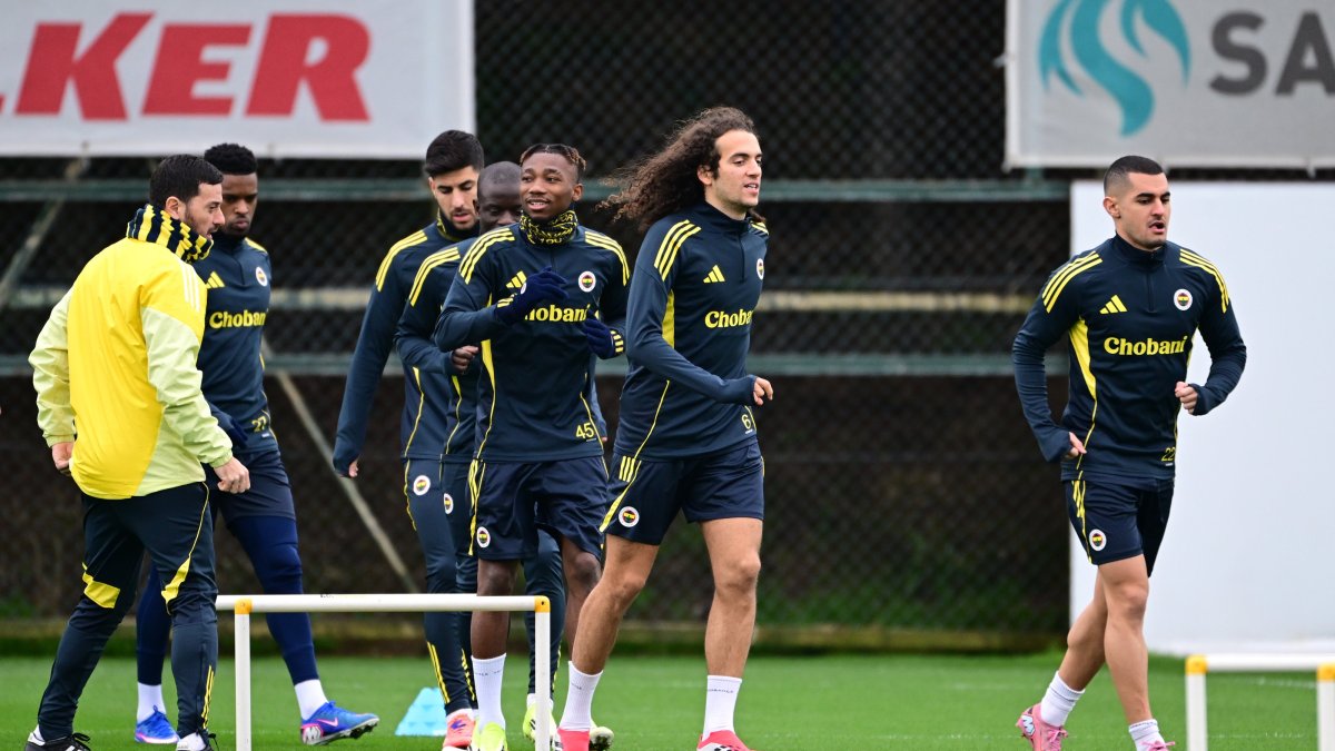 Fenerbahçe players take part in the final training session at the Can Bartu Facilities ahead of the UEFA Europa League round of 16 qualifiers playoff second-leg match against Nottingham Forest, Istanbul, Türkiye, Feb. 24, 2026. (AA Photo)
