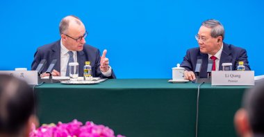 German Chancellor Friedrich Merz (L) and Chinese Premier Li Qiang at a meeting of the German-Chinese Business Advisory Committee at the Great Hall of the People, Beijing, China, Feb. 25, 2026. (EPA Photo)