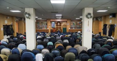 Worshippers attend Friday prayers ahead of the beginning of Ramadan at Khizra mosque in Manchester, Britain, Feb. 13, 2026. (Reuters File Photo)