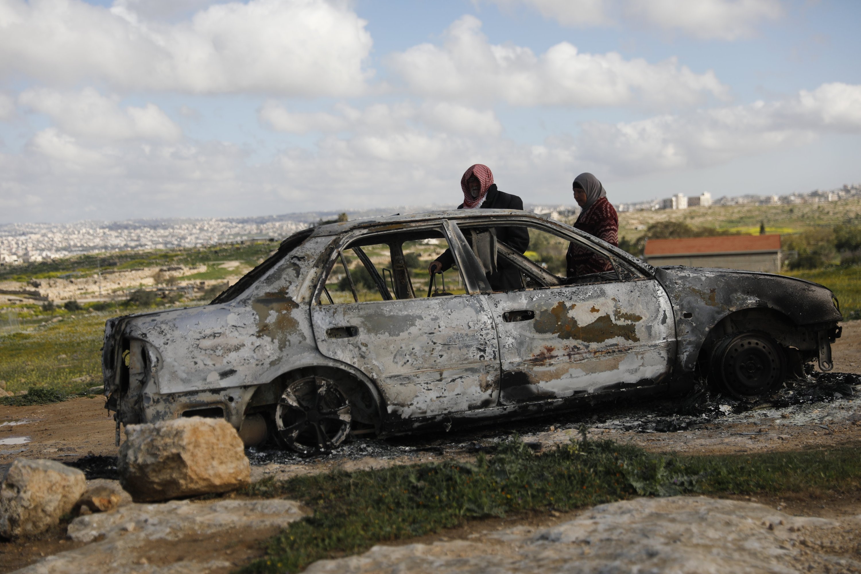 Man critically hurt in illegal Israeli settlers’ attack in West Bank