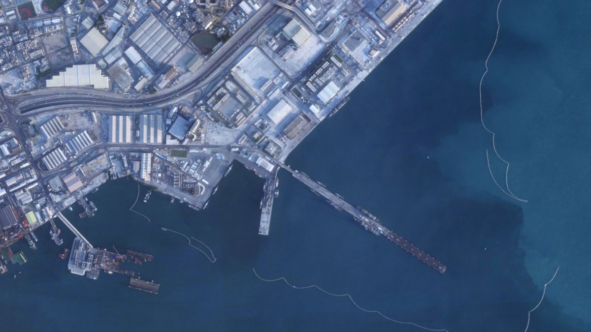 Iran strikes US military facility in Bahrain