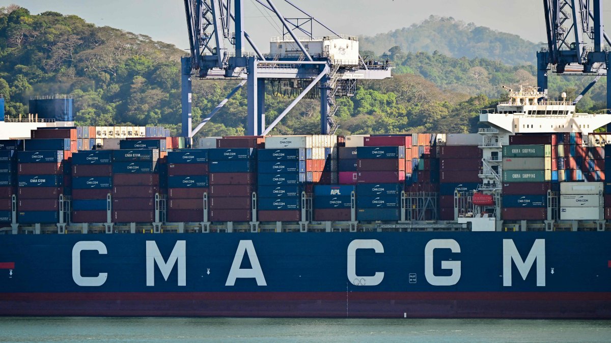 Major shipping firms instruct vessels to steer clear of Gulf