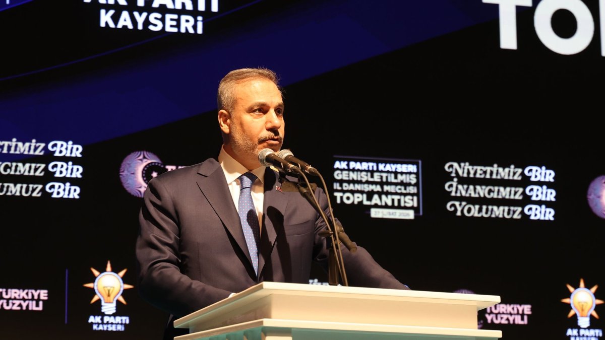 Turkish FM talks with FMs of Bulgaria, Azerbaijan, France on US-Iran war