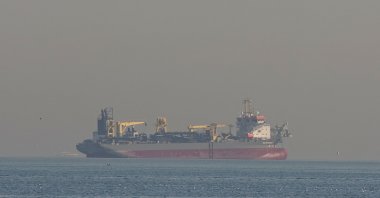 An oil tanker is pictured offshore in Dubai, United Arab Emirates (UAE), March 1, 2026. (AFP Photo)