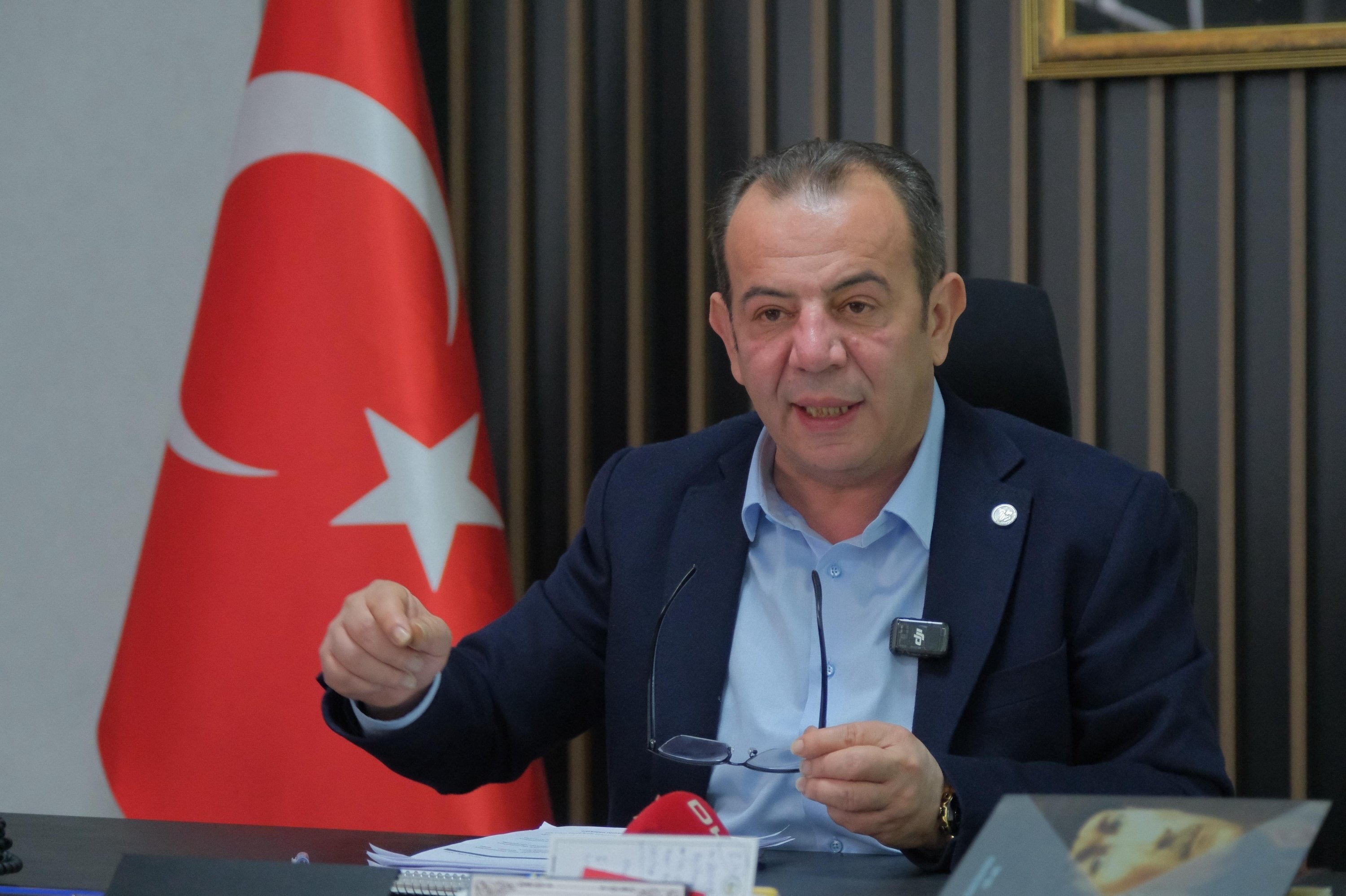 Turkish mayor of Bolu jailed in extortion case, suspended by ministry