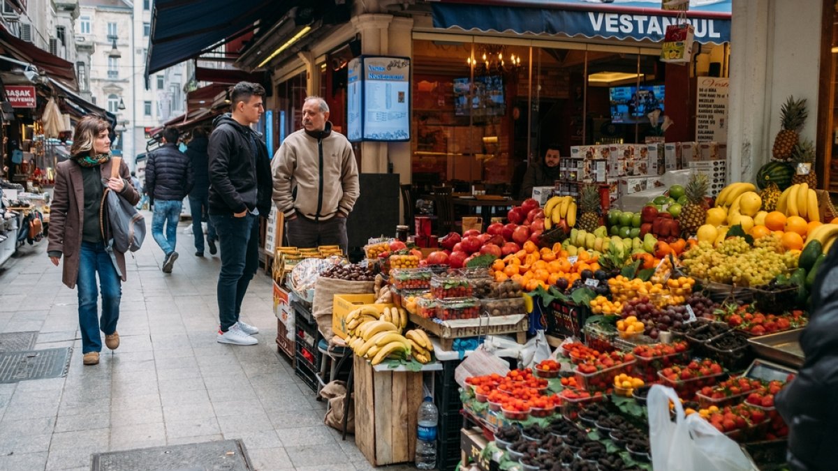 Türkiye's annual inflation ticks up slightly, monthly rate cools ...