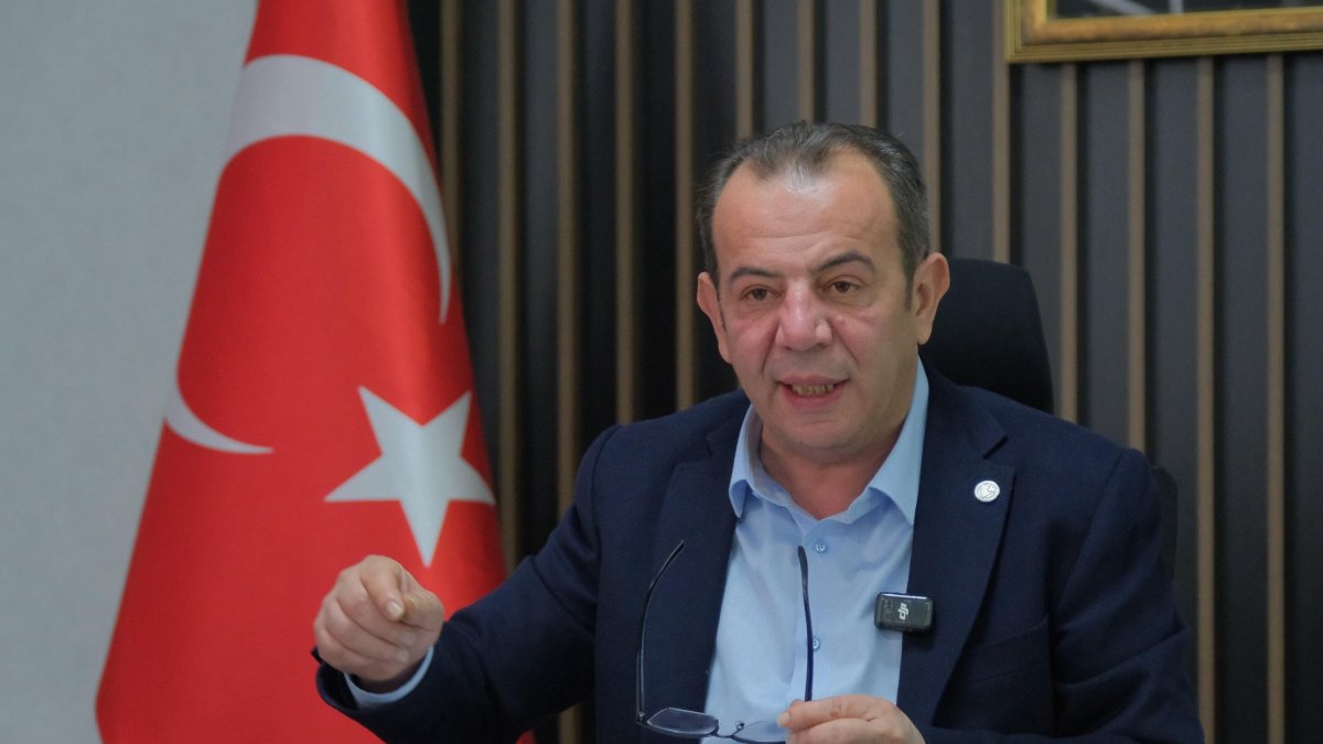 Turkish mayor of Bolu jailed in extortion case, suspended by ministry