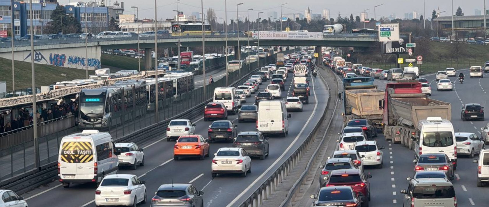 Vehicles are seen on a highway, Istanbul, Türkiye, March 2, 2026. (AA Photo)