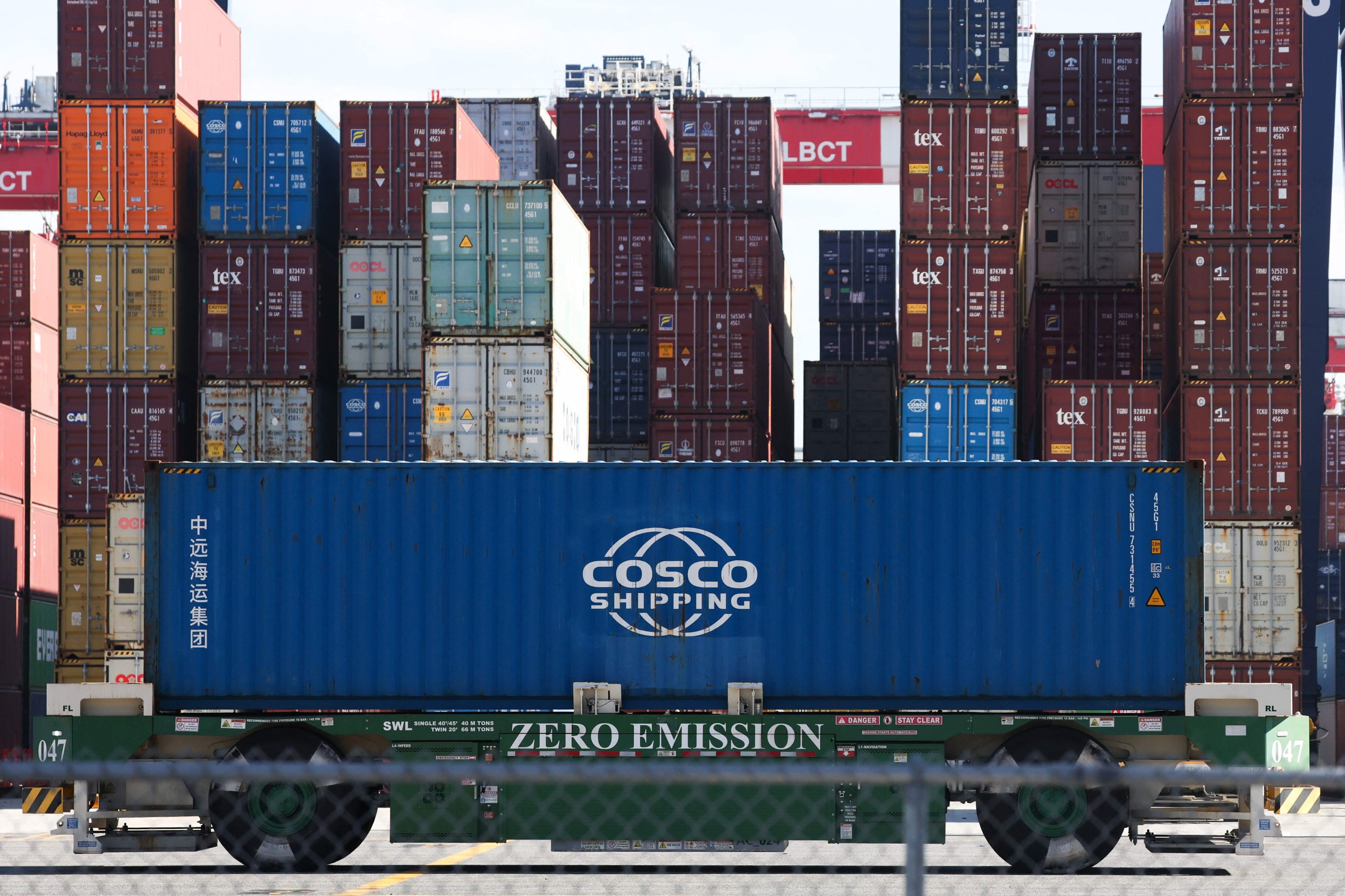 Chinese shipping giant Cosco suspends Gulf services amid conflict