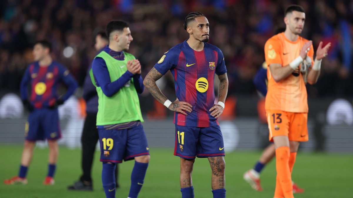 Barcelona players react at the end of the Copa del Rey semifinal second leg football match against Atletico de Madrid at Camp Nou Stadium, Barcelona, Spain, March 3, 2026. (AFP Photo)