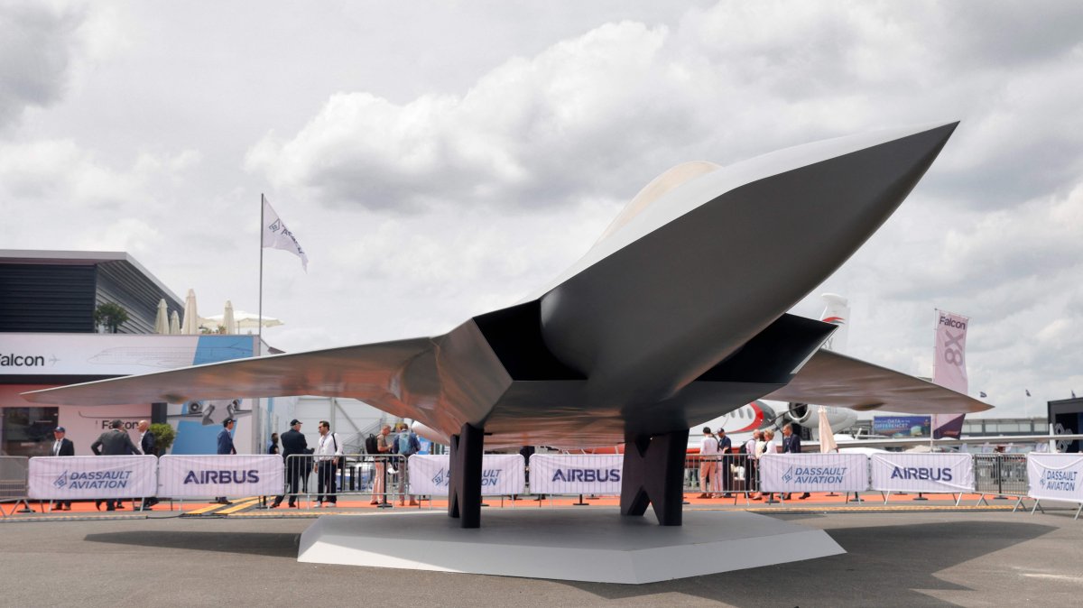 A full size model of the "New Generation fighter", part of the Future Combat Air System (FCAS), under development by Dassault Aviation, Airbus and Indra Sistemas, is presented at the Paris-Le Bourget Airport, France, June 20, 2023. (AFP Photo)