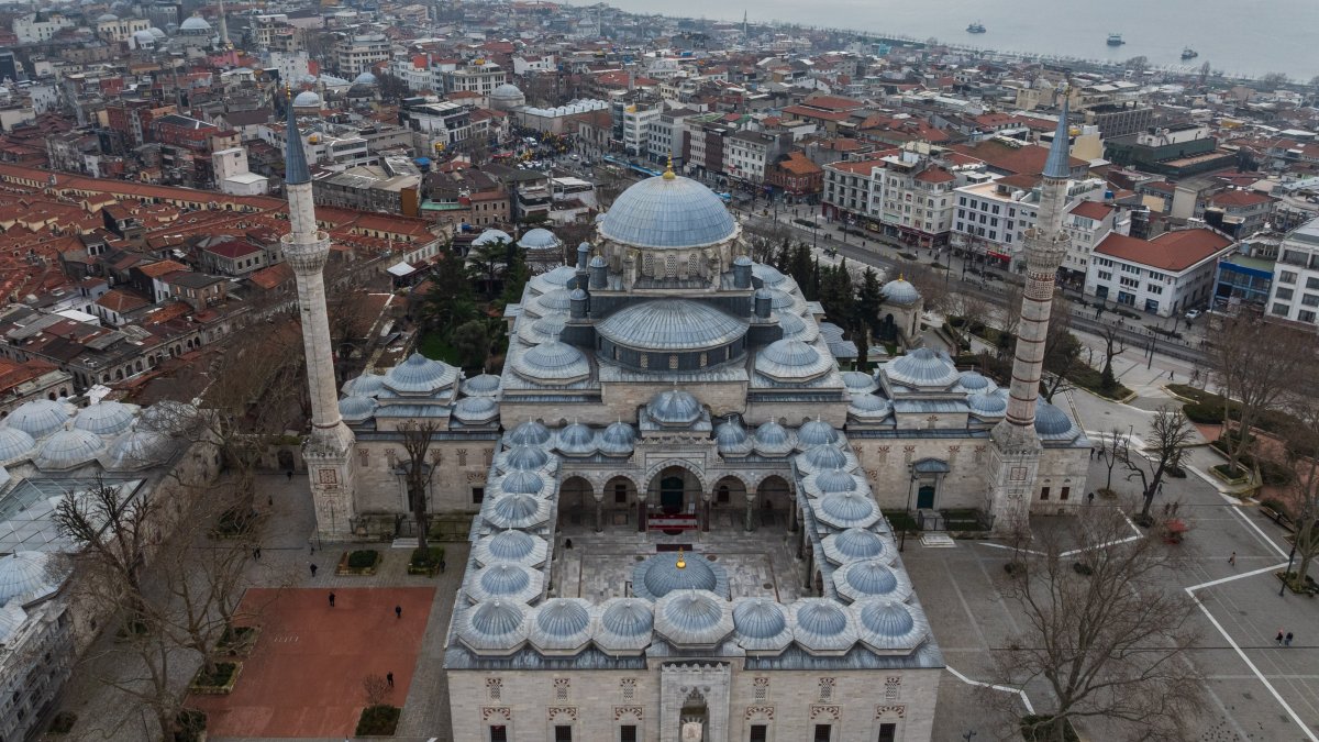 An aerial view of Beyazıt Mosque and its surrounding külliye complex, Istanbul, Türkiye, March 3, 2026. (AA Photo)