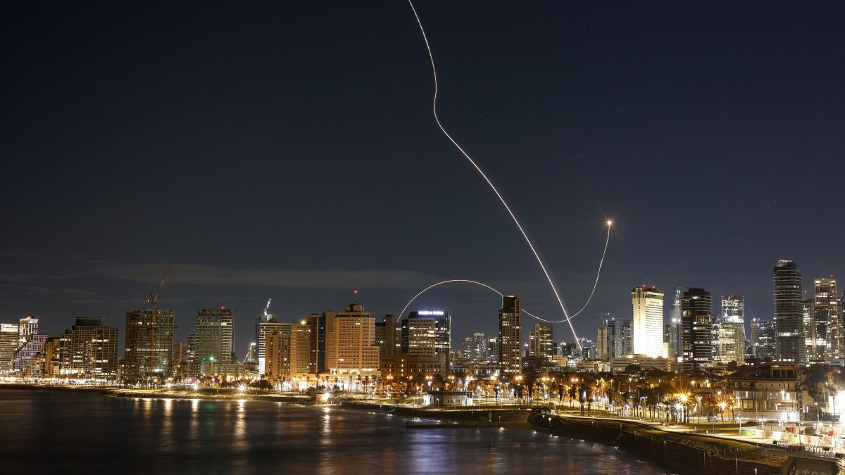 An interception attempt is made by Israel as missiles are launched from Iran, following Israeli and U.S. strikes on Iran, in Tel Aviv, Israel, March 1, 2026. (Reuters Photo)

