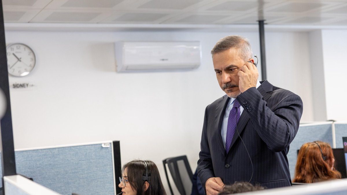 Foreign Minister Hakan Fidan visits the consulate call center in Ankara, March 3, 2026. (AA Photo)