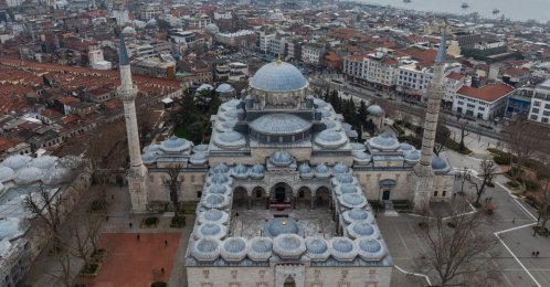 An aerial view of Beyazıt Mosque and its surrounding külliye complex, Istanbul, Türkiye, March 3, 2026. (AA Photo)