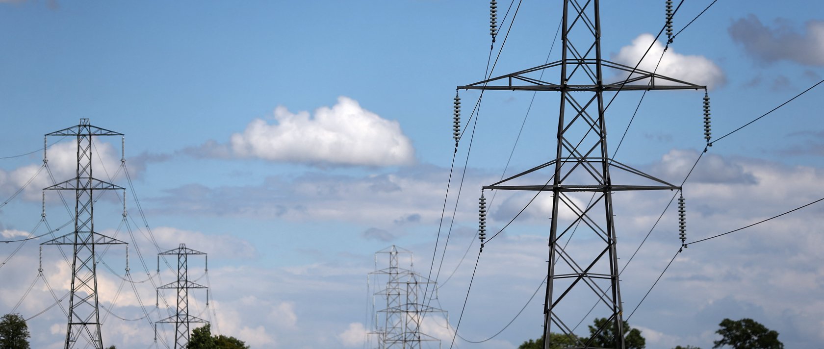 Electricity pylons in London, U.K., Aug. 1, 2017. (Reuters Photo)