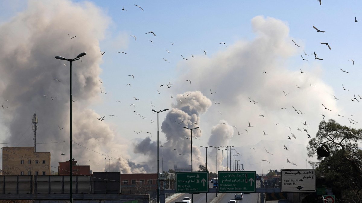 A plume of smoke rises after a strike on the capital Tehran, Iran, March 5, 2026. (AFP Photo)