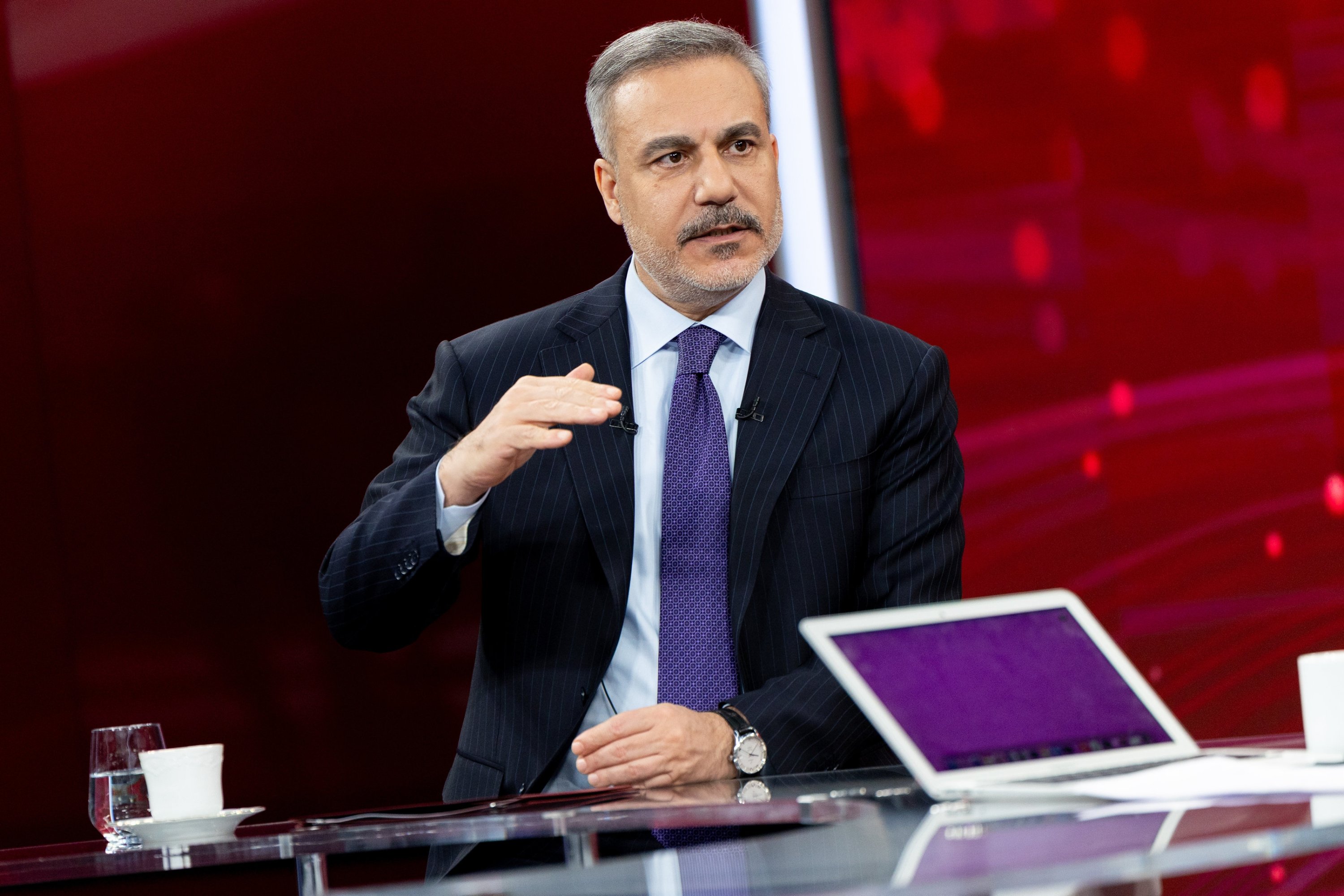 Fidan holds phone calls with Qatari, Omani and Estonian counterparts