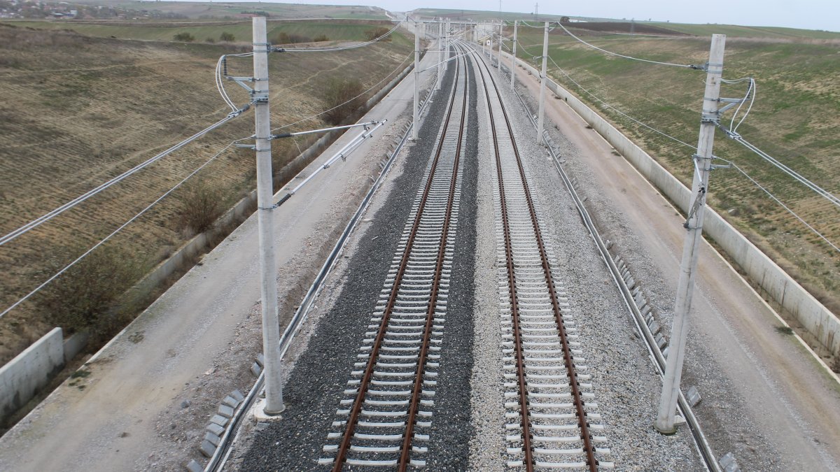 Türkiye-centered corridor gains edge as Mideast conflict strains sea routes