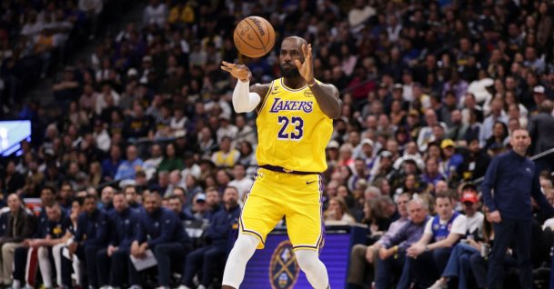 Los Angeles Lakers' LeBron James passes the ball during the second quarter against the Denver Nuggets at Ball Arena, Denver, U.S., Mar. 5, 2026. (AFP Photo)