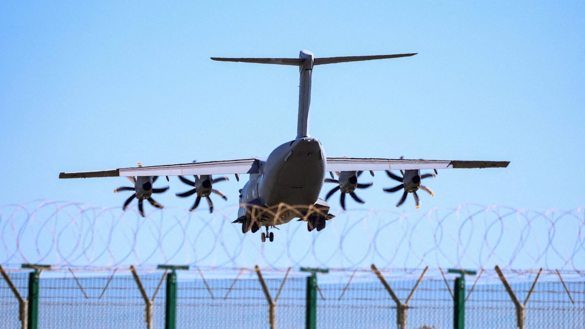 A British Airbus A400M military aircraft approaches RAF Akrotiri, a British sovereign base that was hit by a drone early on Monday, causing limited damage, in Greek Cyprus, March 5, 2026. (Reuters Photo)