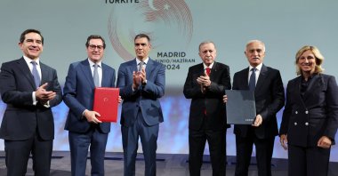 President Recep Tayyip Erdoğan and Spanish Prime Minister Pedro Sanchez (3rd L) attend the Türkiye-Spain Business Forum, Madrid, Spain, June 13, 2024. (AA Photo)