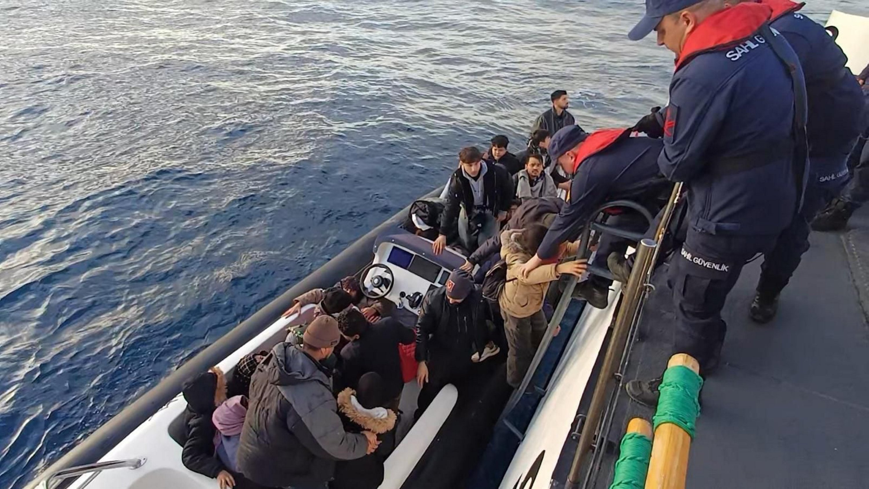 14 migrants die after smuggling boat sinks off southern Türkiye