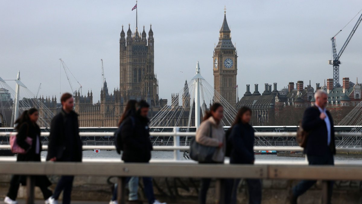 UK borrowing costs spike amid escalating Iran crisis