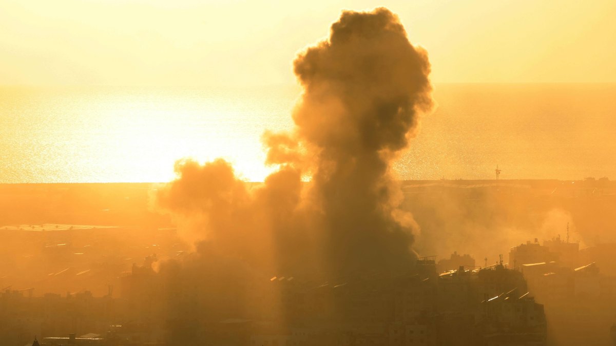 Smoke rises from the site of an Israeli airstrike that targeted an area in the southern suburbs of Beirut, Lebanon, March 10, 2026. (AFP Photo)
