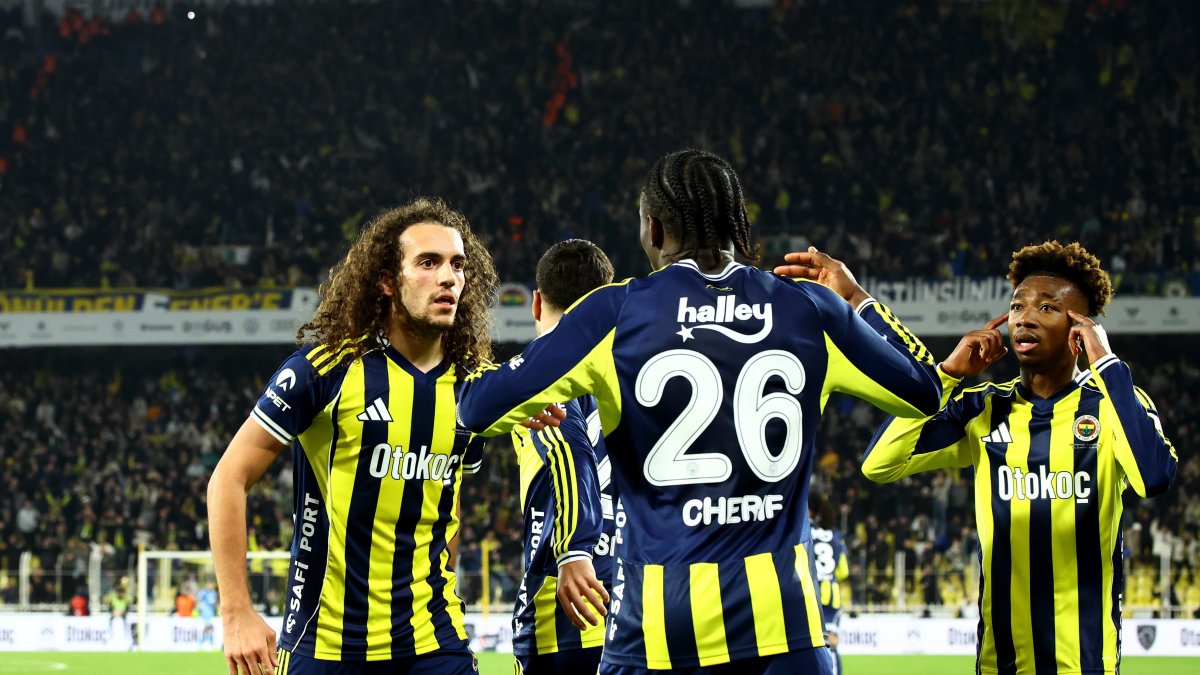 Fenerbahçe players celebrate during the Süper Lig match against Samsunspor at Chobani Stadium, Istanbul, Türkiye, March 8, 2026. (IHA Photo)