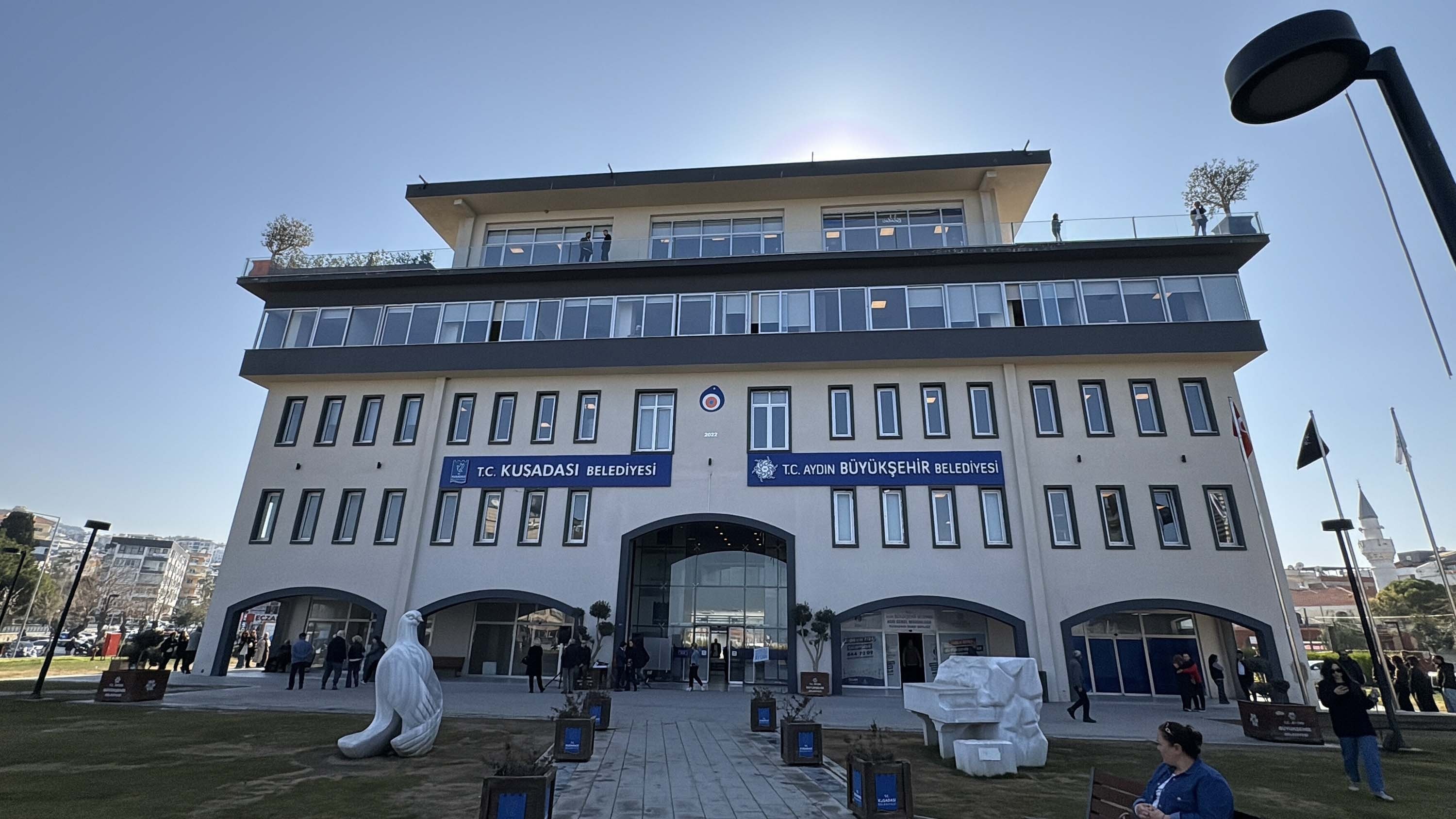 Turkish prosecutors detain Kuşadası mayor, officials in bribery probe