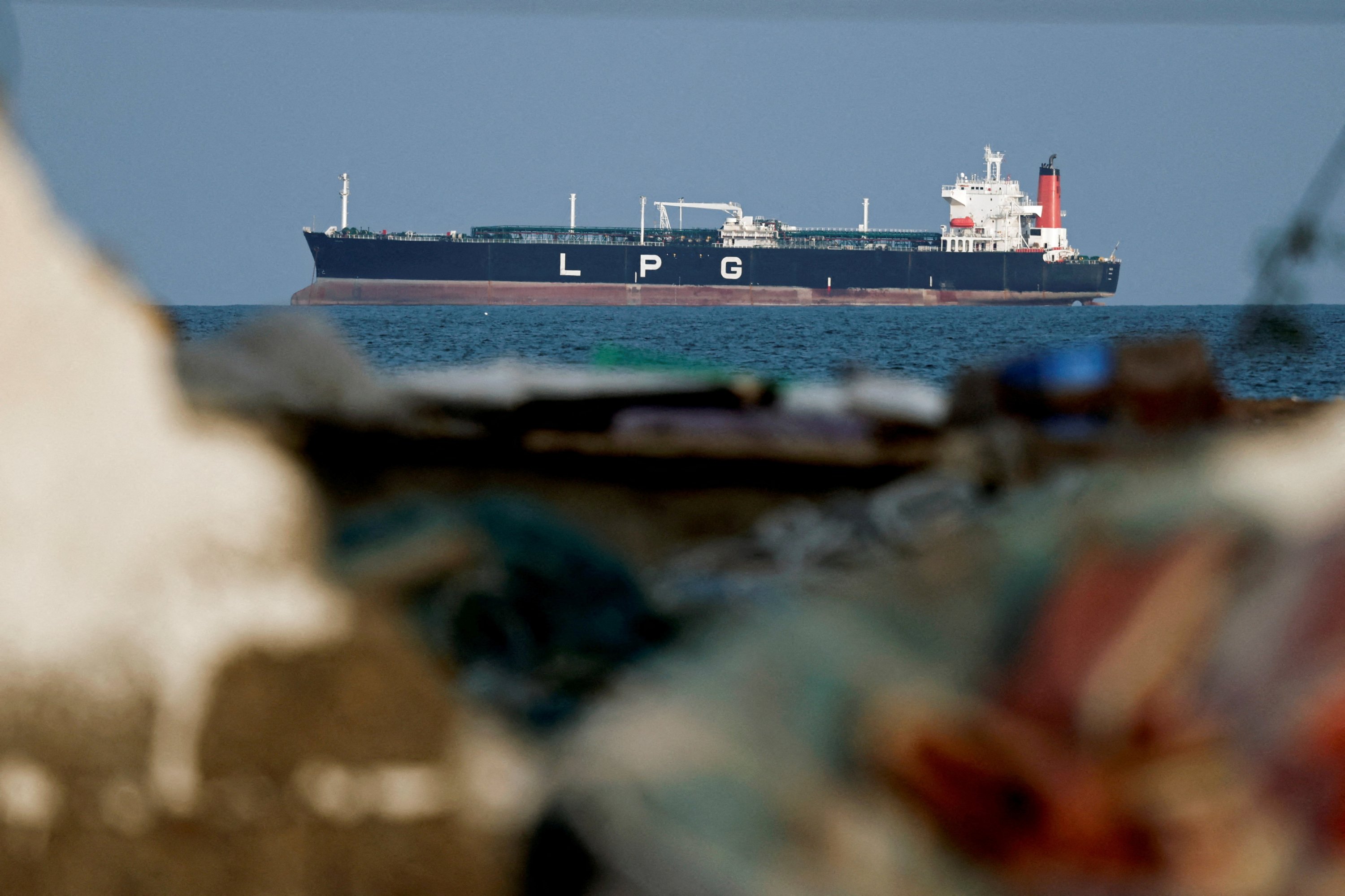 Iran may permit oil tankers to pass Hormuz if trade uses yuan: Report