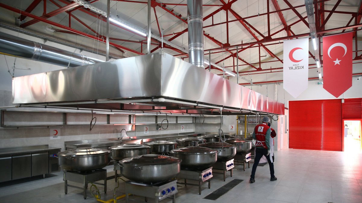 Kızılay opens Adana soup kitchen in S Türkiye to expand food aid