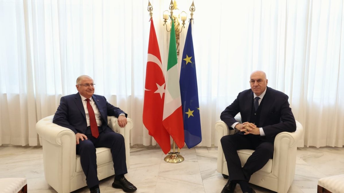 Turkish, Italian defense chiefs hold talks in Rome