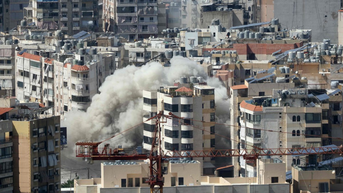 Smoke rises from the site of an Israeli airstrike that targeted an area in Beirut’s southern suburbs, Lebanon, March 17, 2026. (AFP Photo)