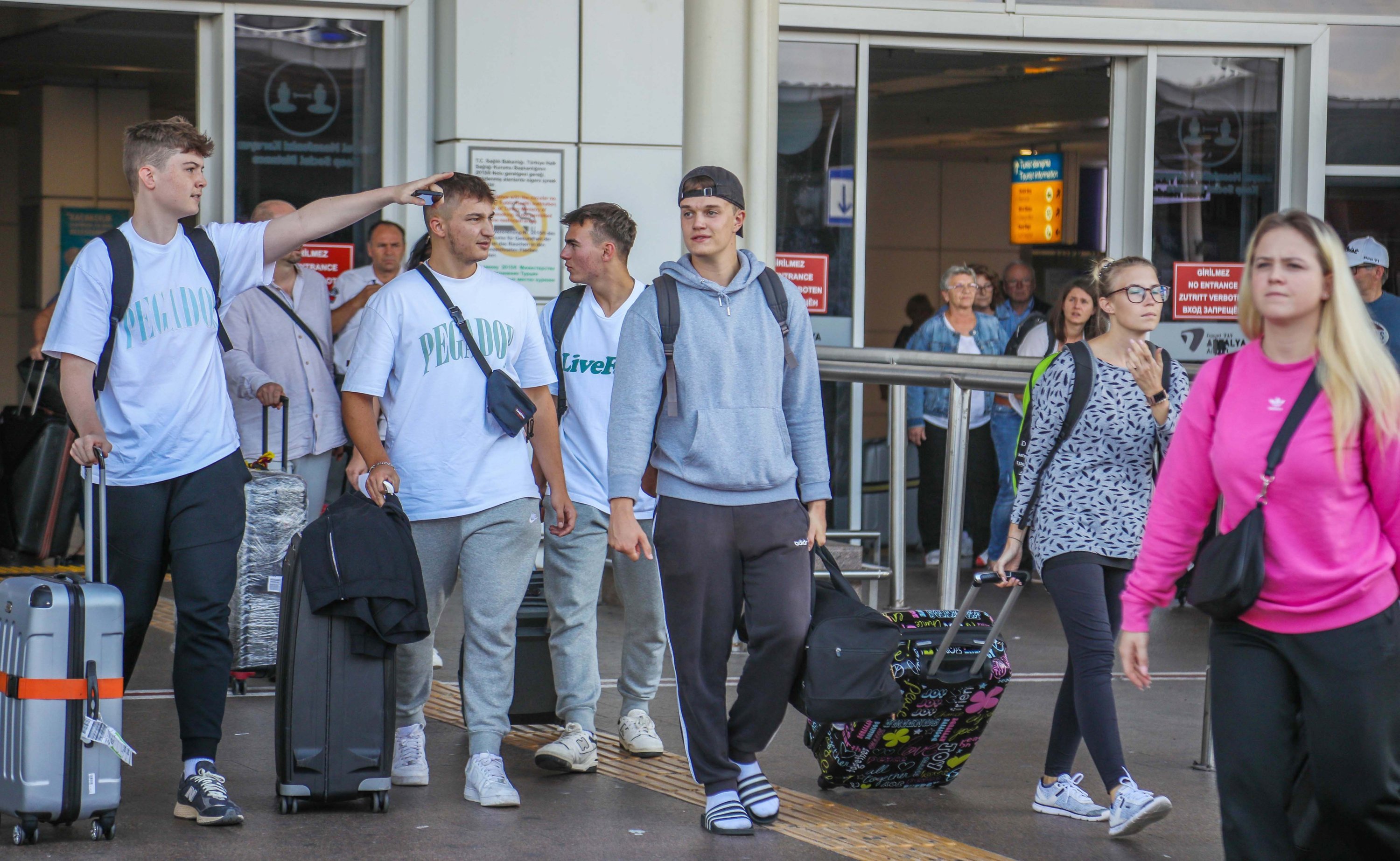 Türkiye still top destination for Russian tourists despite Iran war