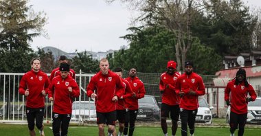 Samsunspor players warm up as the team begins preparations for their UEFA Conference League round of 16 second-leg match against Spain’s Rayo Vallecano, Samsun, Türkiye, March 17, 2026. (AA Photo)