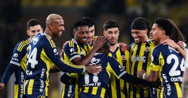 Fenerbahçe players celebrate N’Golo Kante’s (C) goal during the Süper Lig week 27 match against Gaziantep FK at Chobani Stadium, Istanbul, Türkiye, March 17, 2026. (AA Photo)