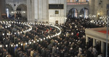 Worshippers attend the last Friday prayer of Ramadan at Süleymaniye Mosque, Istanbul, Türkiye, March 13, 2026. (AA Photo)
