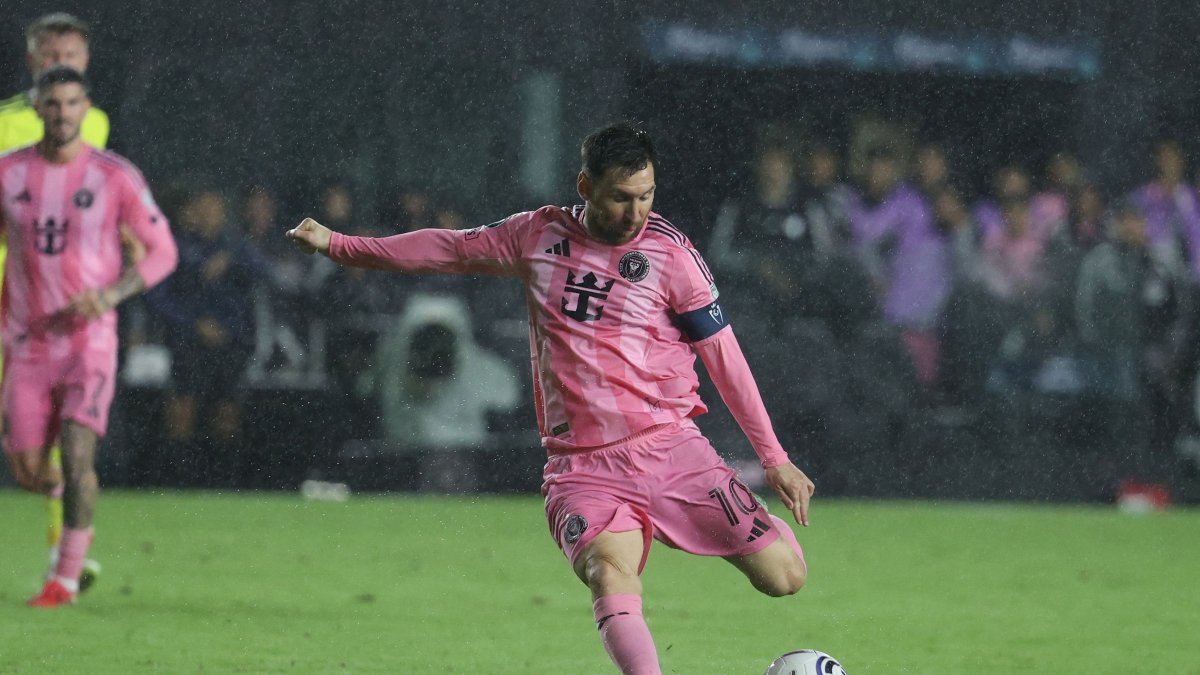 Inter Miami's Lionel Messi shoots during the CONCACAF Champions Cup round of 16 second-leg match against Nashville SC at Chase Stadium, Fort Lauderdale, U.S., March 18, 2026. (AFP Photo)
