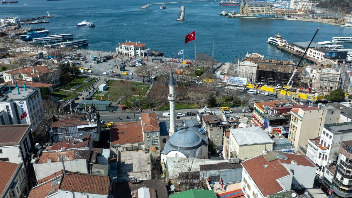 An aerial view of the Iskele Mosque, situated within the bustling streets of Kadıköy, Istanbul, Türkiye, March 17, 2026. (AA Photo)