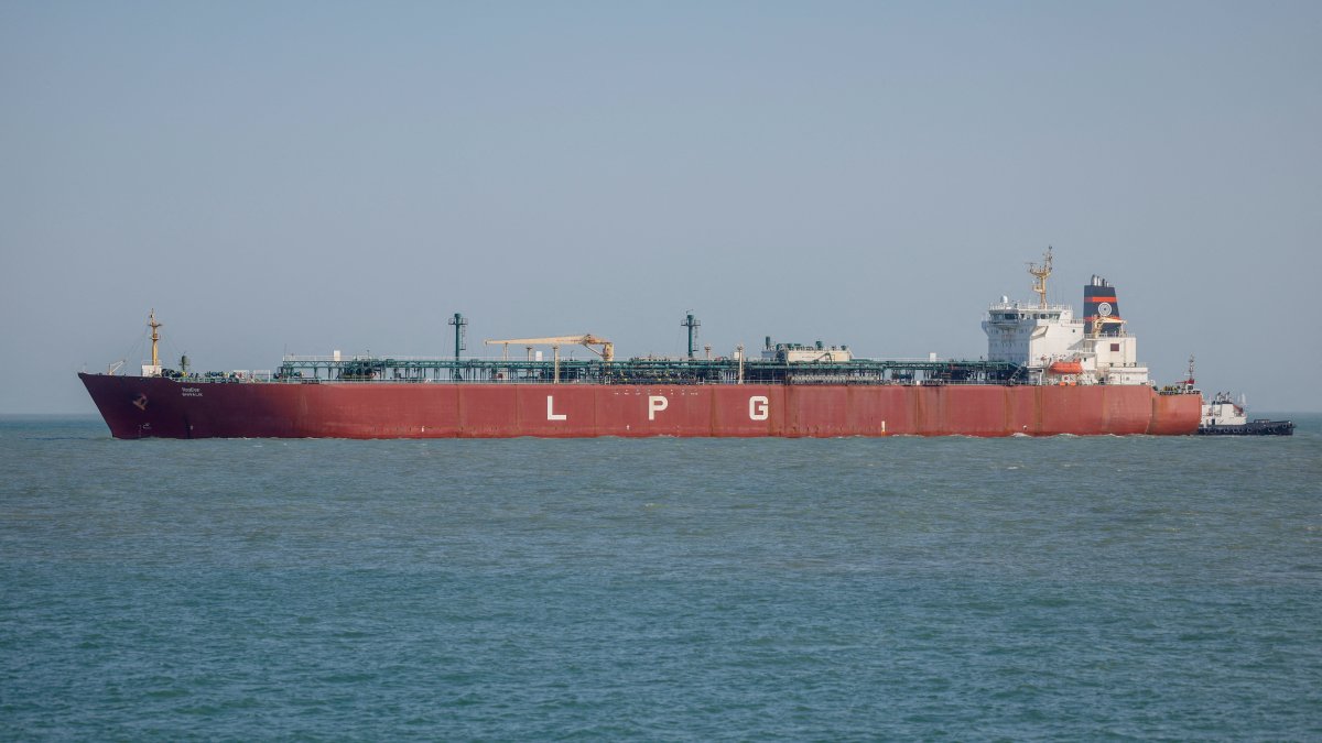 An Indian liquefied petroleum gas (LPG) carrier, Shivalik, arrives at Mundra Port via the Strait of Hormuz, amid the U.S.-Israel conflict with Iran, in Gujarat, India, March 16, 2026. (Reuters File Photo)