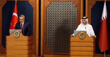 Foreign Minister Hakan Fidan and Qatar&amp;amp;amp;#039;s Prime Minister and Foreign Minister Sheikh Mohammed bin Abdulrahman Al Thani attend a joint press conference in Doha, March 19, 2026. (AFP Photo)