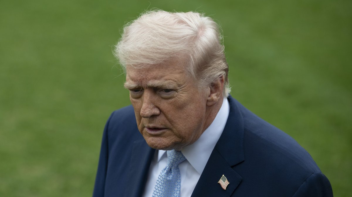 Trump issues Hormuz ultimatum, threatens Iran power plants